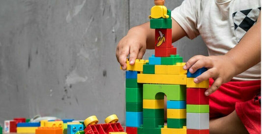Die 10 besten Spielzeuge für 4-jährige Jungen🚗🧠